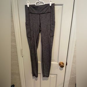 Lululemon 23” crop leggings. Herringbone pattern.